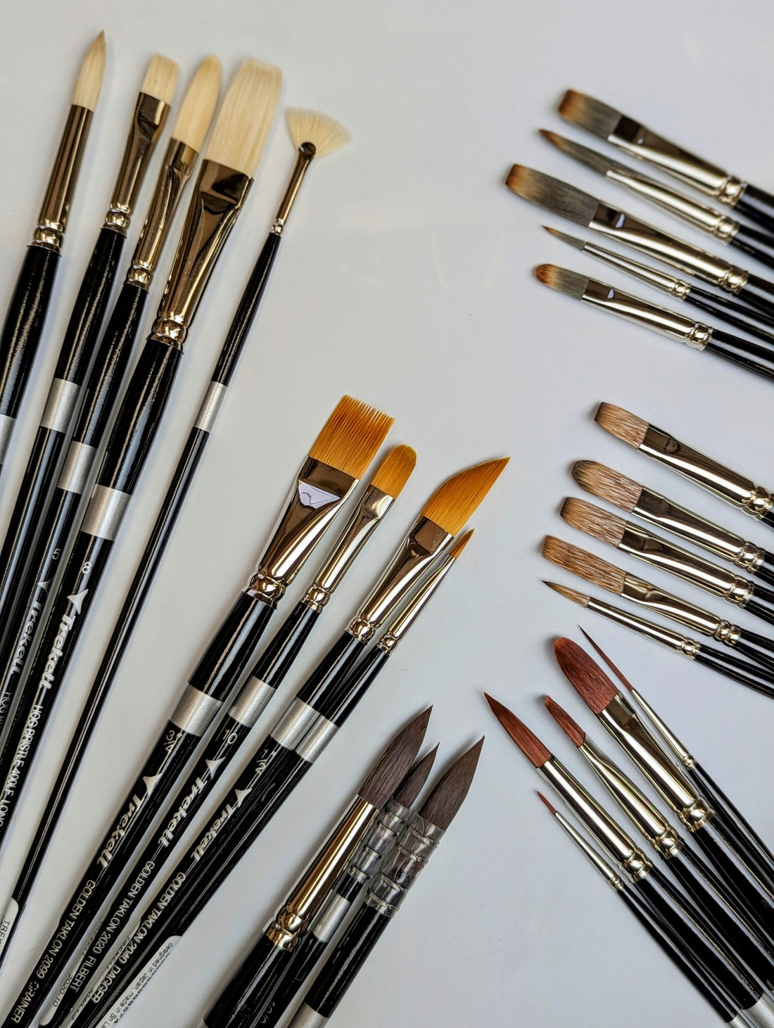 Seven different types of paintbrushes